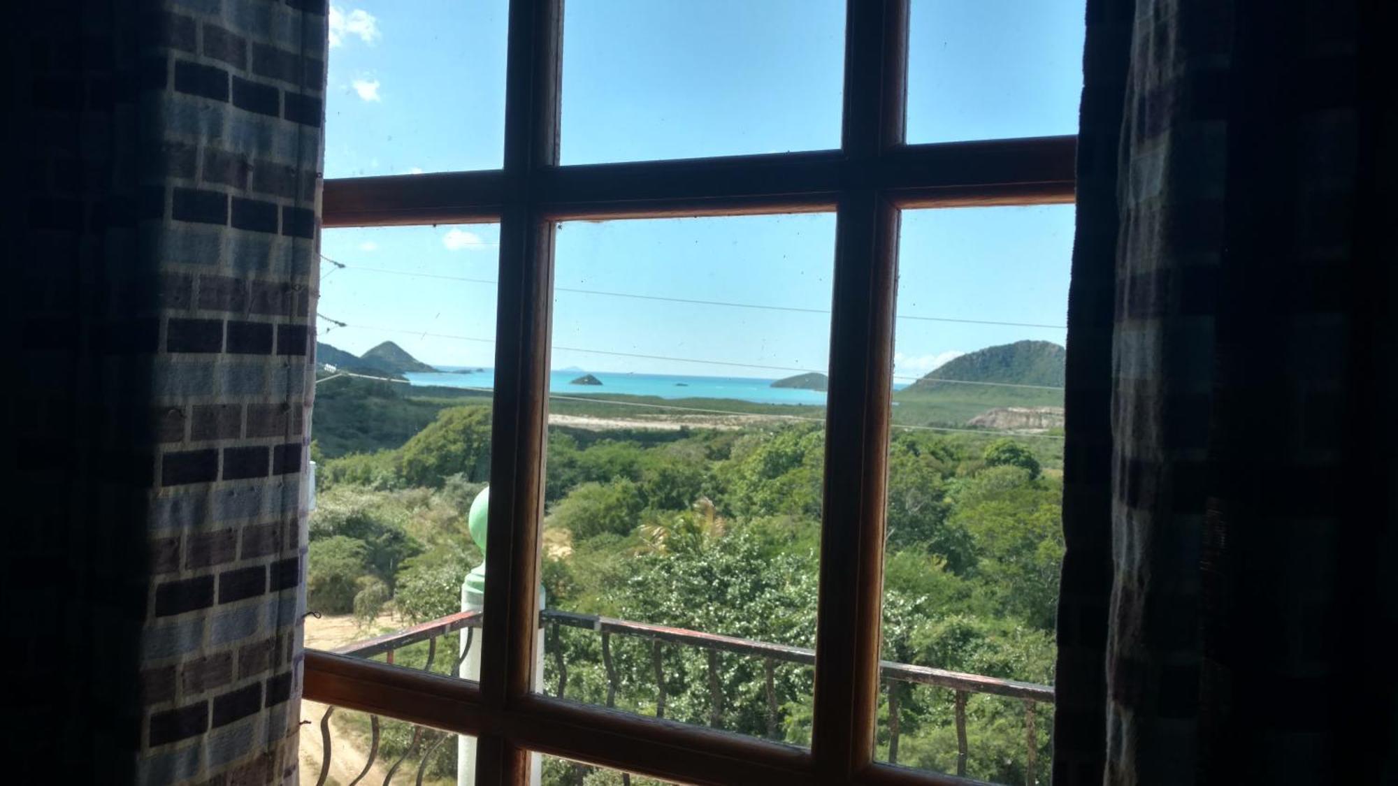 Zeus Estate Guesthouse St. John's Exteriér fotografie